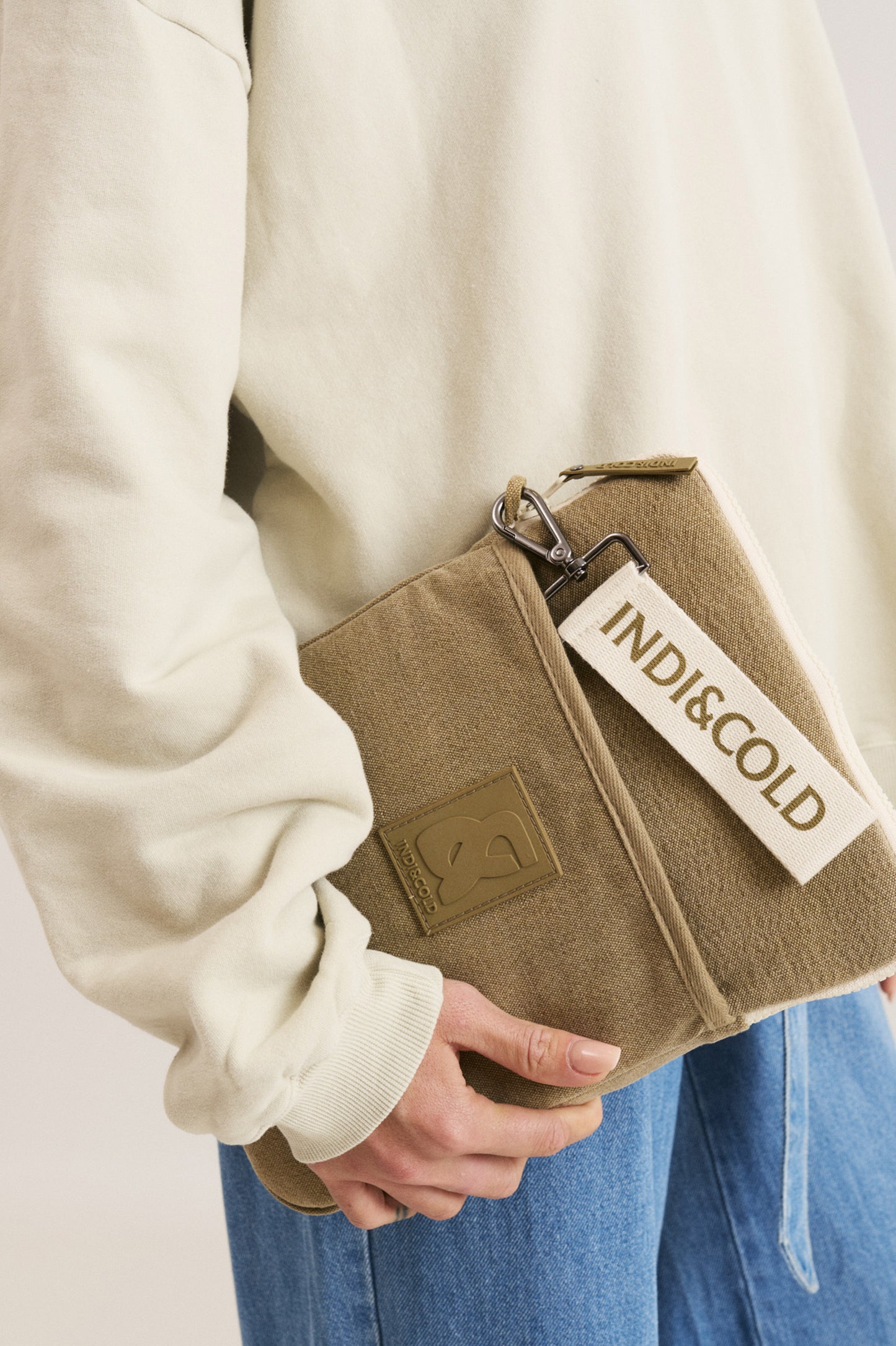 FUNDA ACOLCHADA EN LONA RECICLADA
