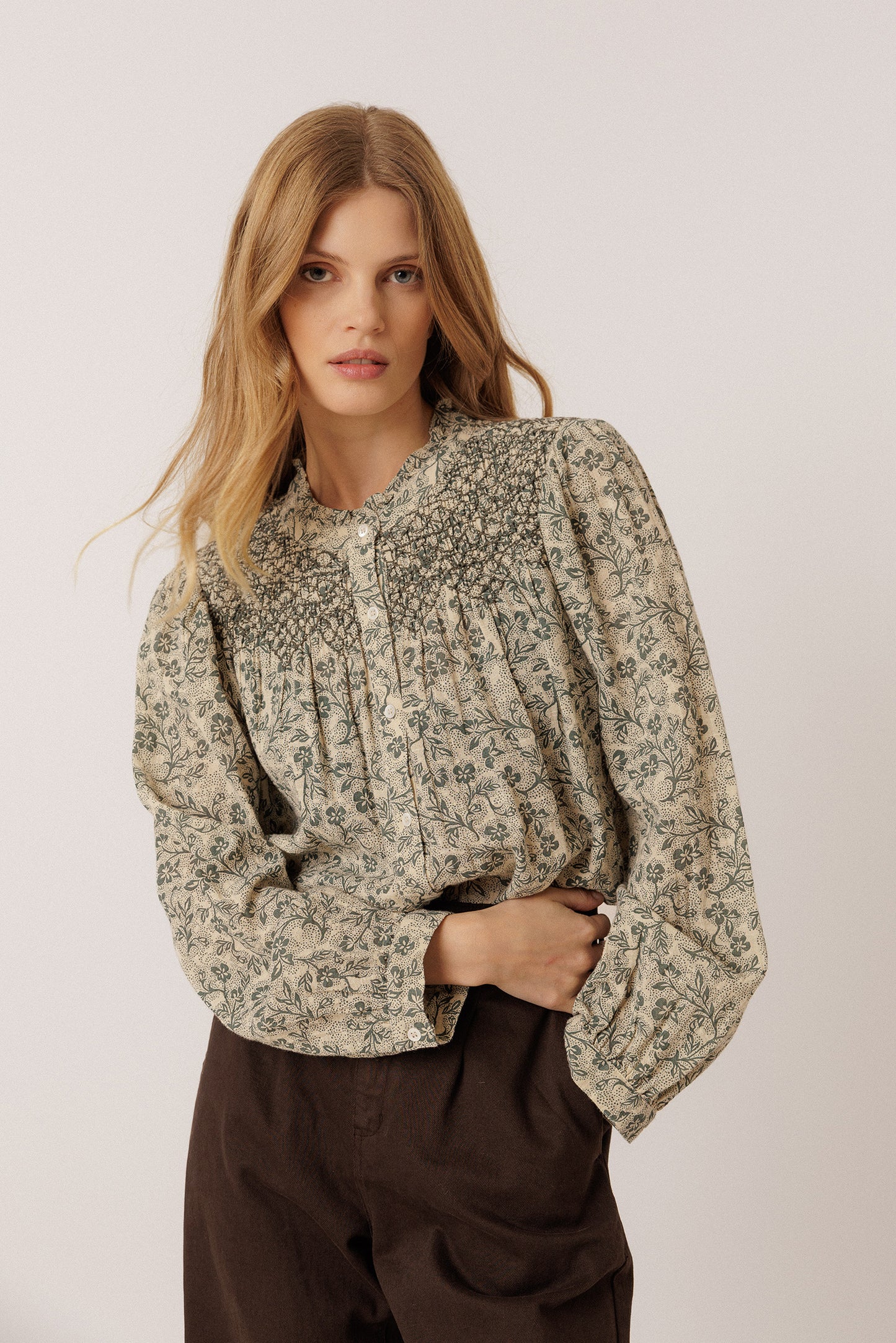 SMOCKED EMBROIDERY SHIRT