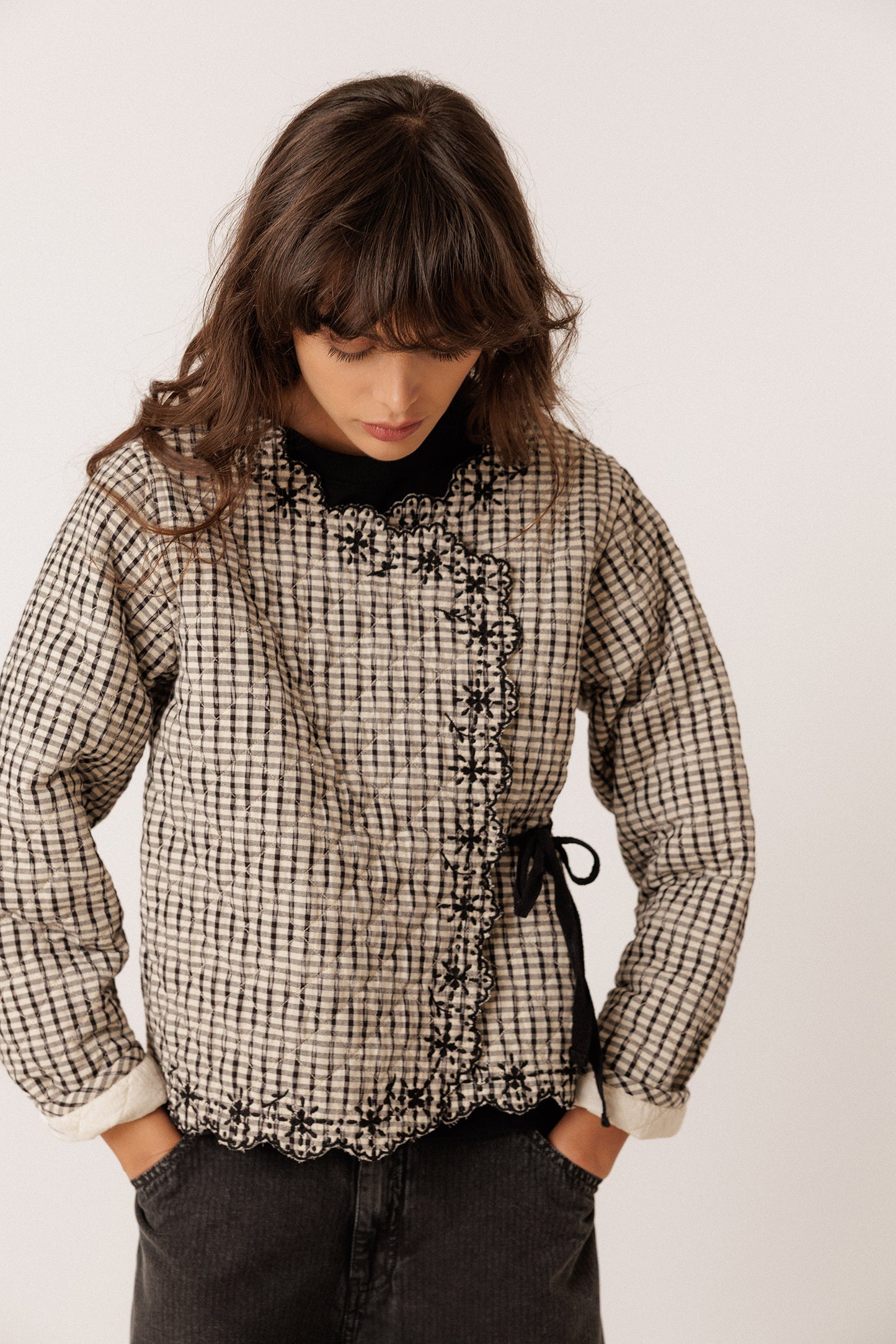 CONTRAST-EMBROIDERY QUILTED JACKET