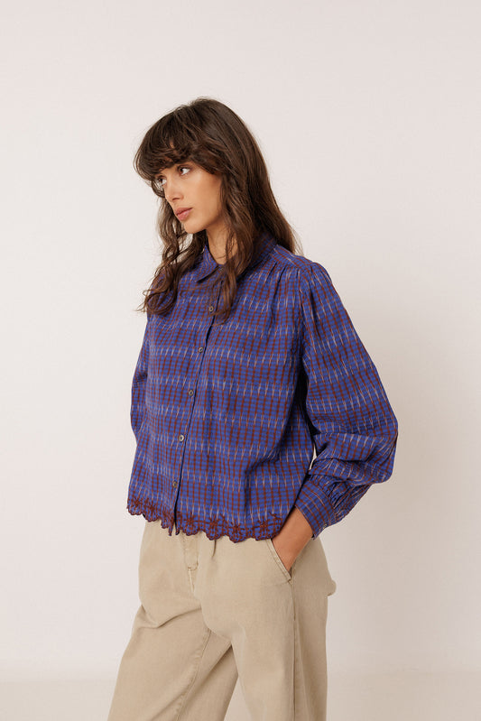 CONTRAST-EMBROIDERY SHIRT 3