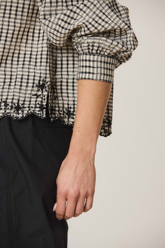 CONTRAST-EMBROIDERY SHIRT 5