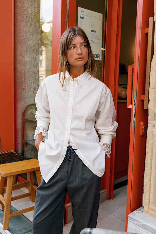 CLASSIC SHIRT WITH LACE CUFFS 3