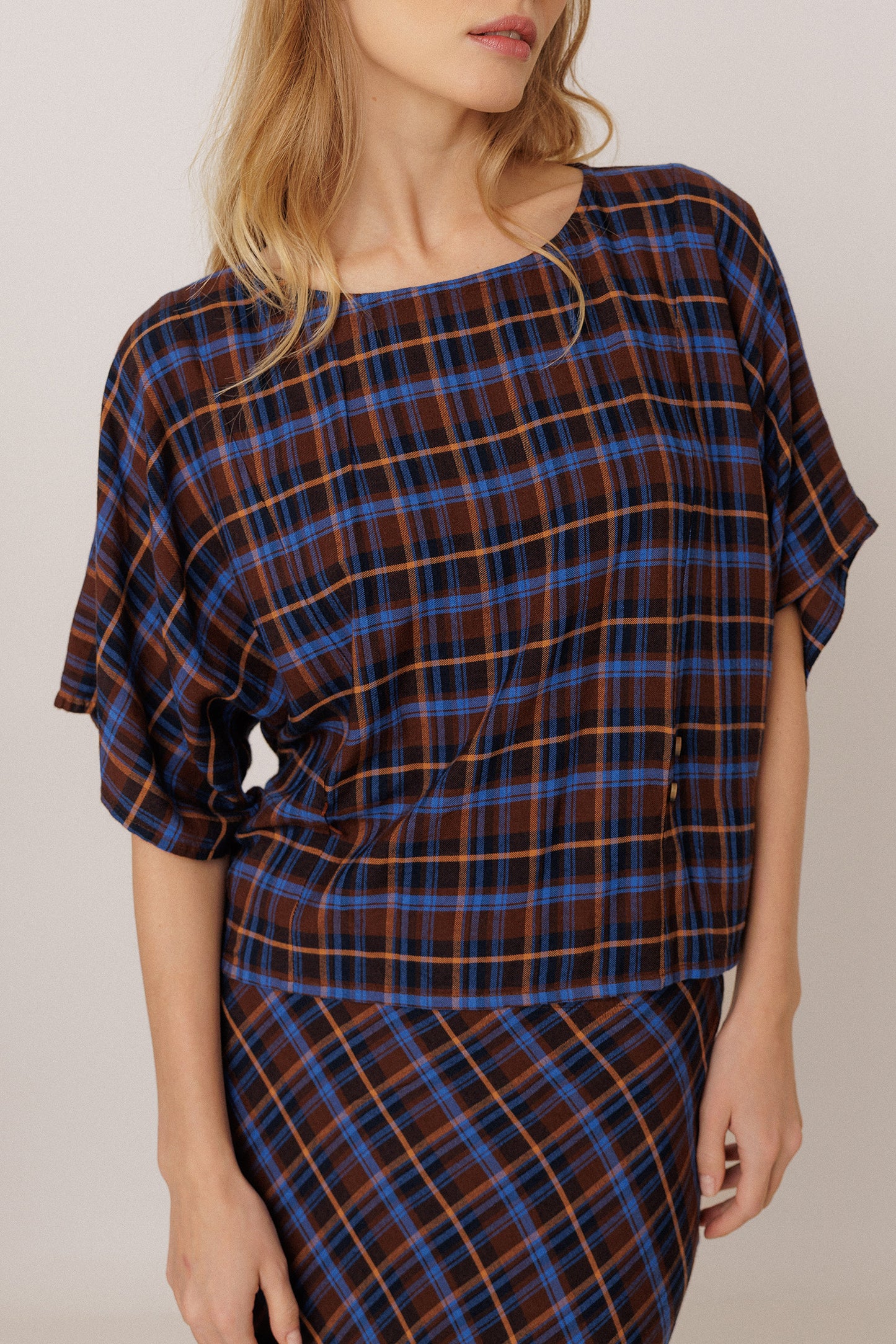 SHORT MULTICOLOR CHECKERED BLOUSE