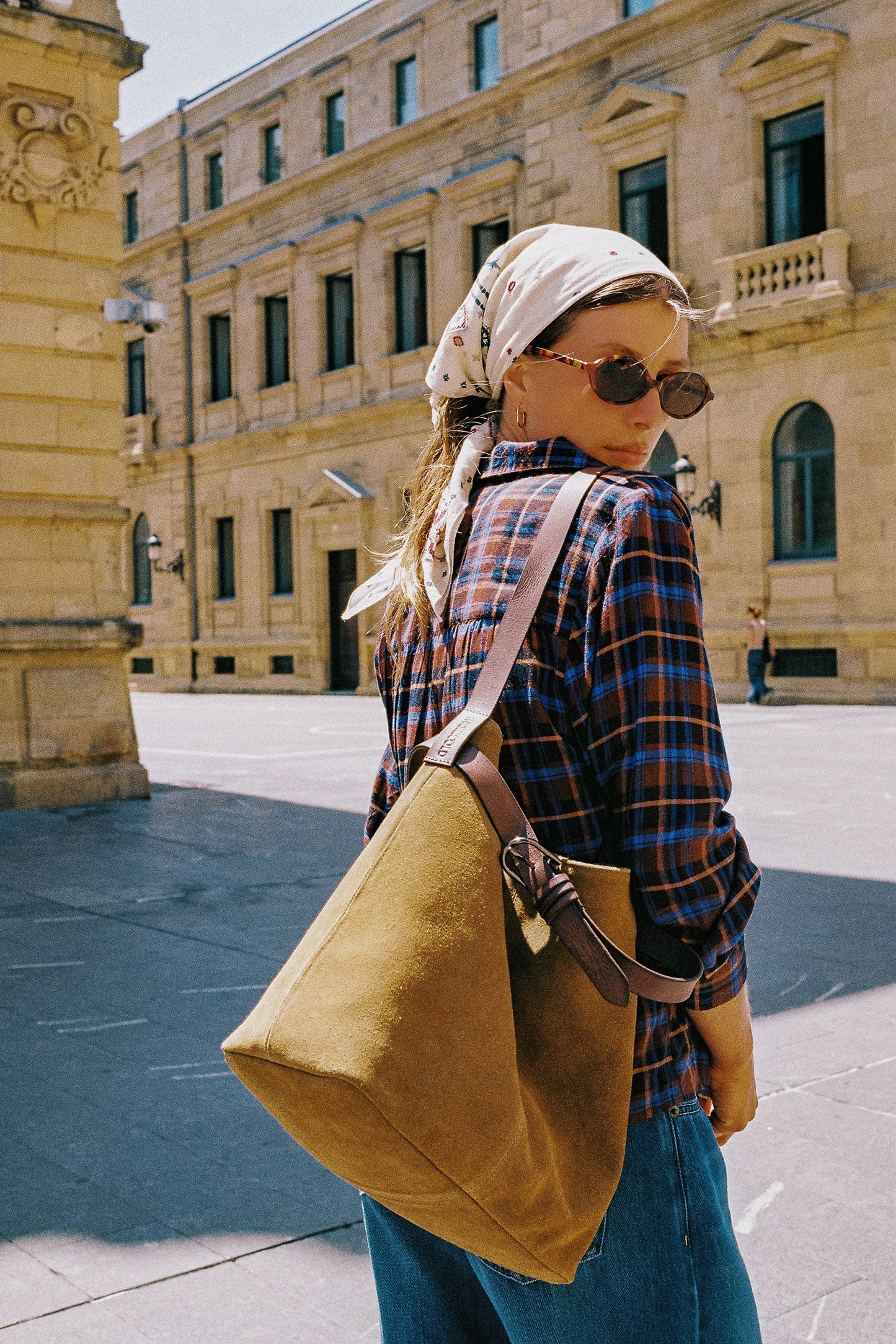 MEDIUM SPLIT-SUEDE BAG