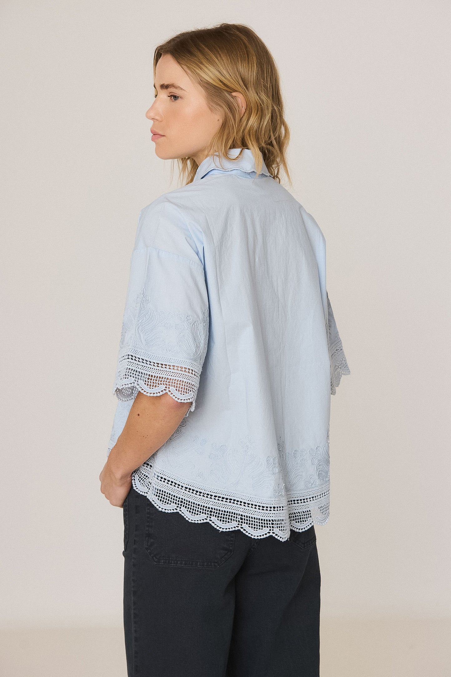 CAMISA BORDADA POPELÍN