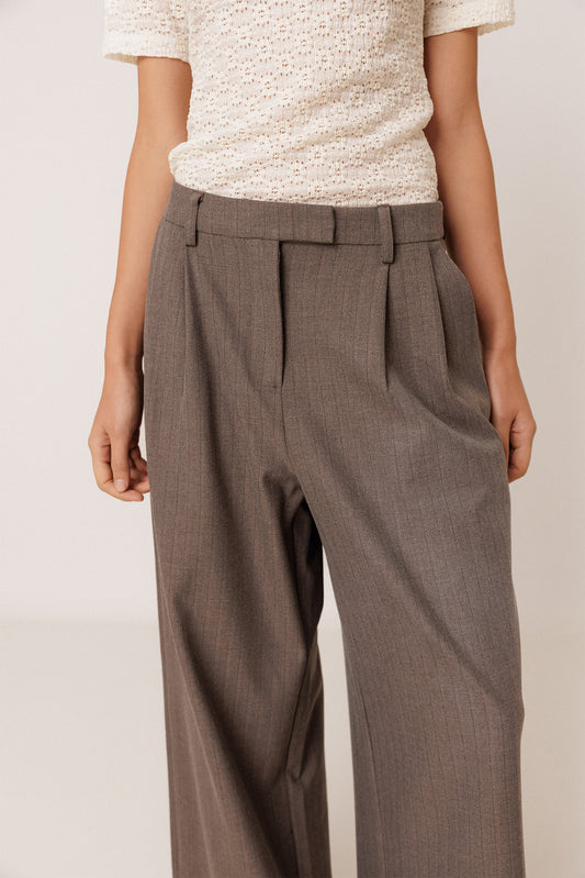 PANTALÓN VESTIR PINZAS 4