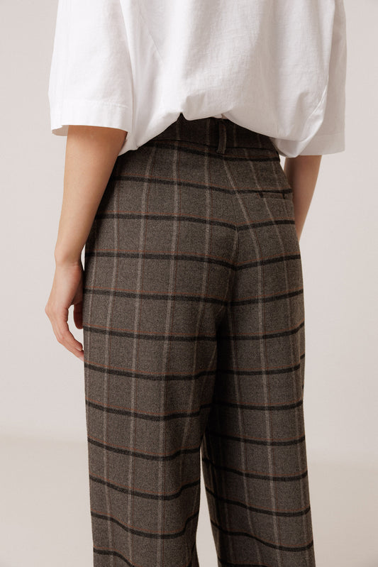 PANTALÓN PINZAS NOE 5