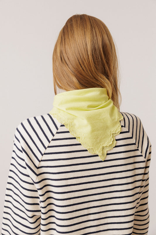 PAÑUELO VOILE BORDADO 2