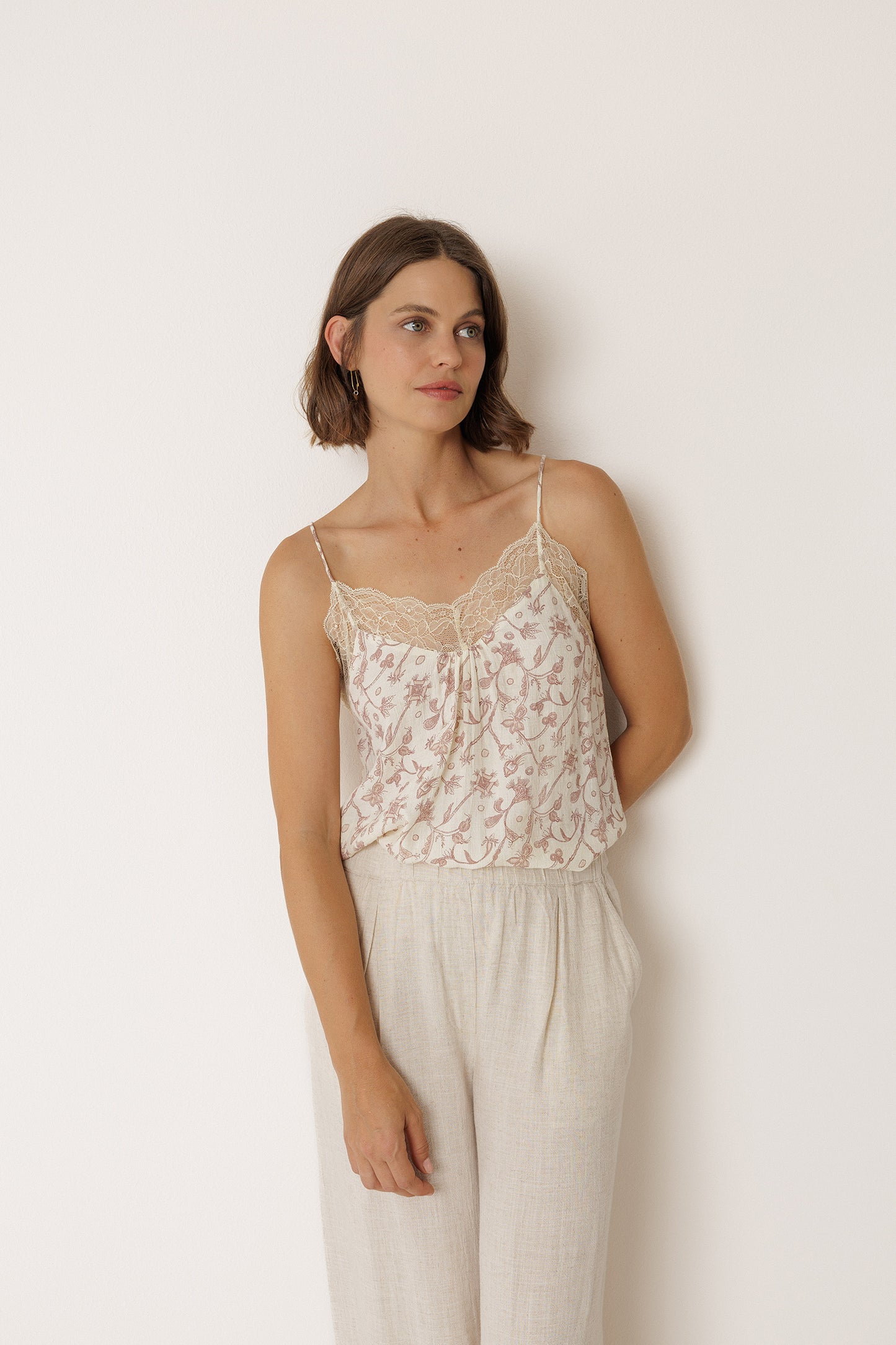 SLIP TOP WITH LACE
