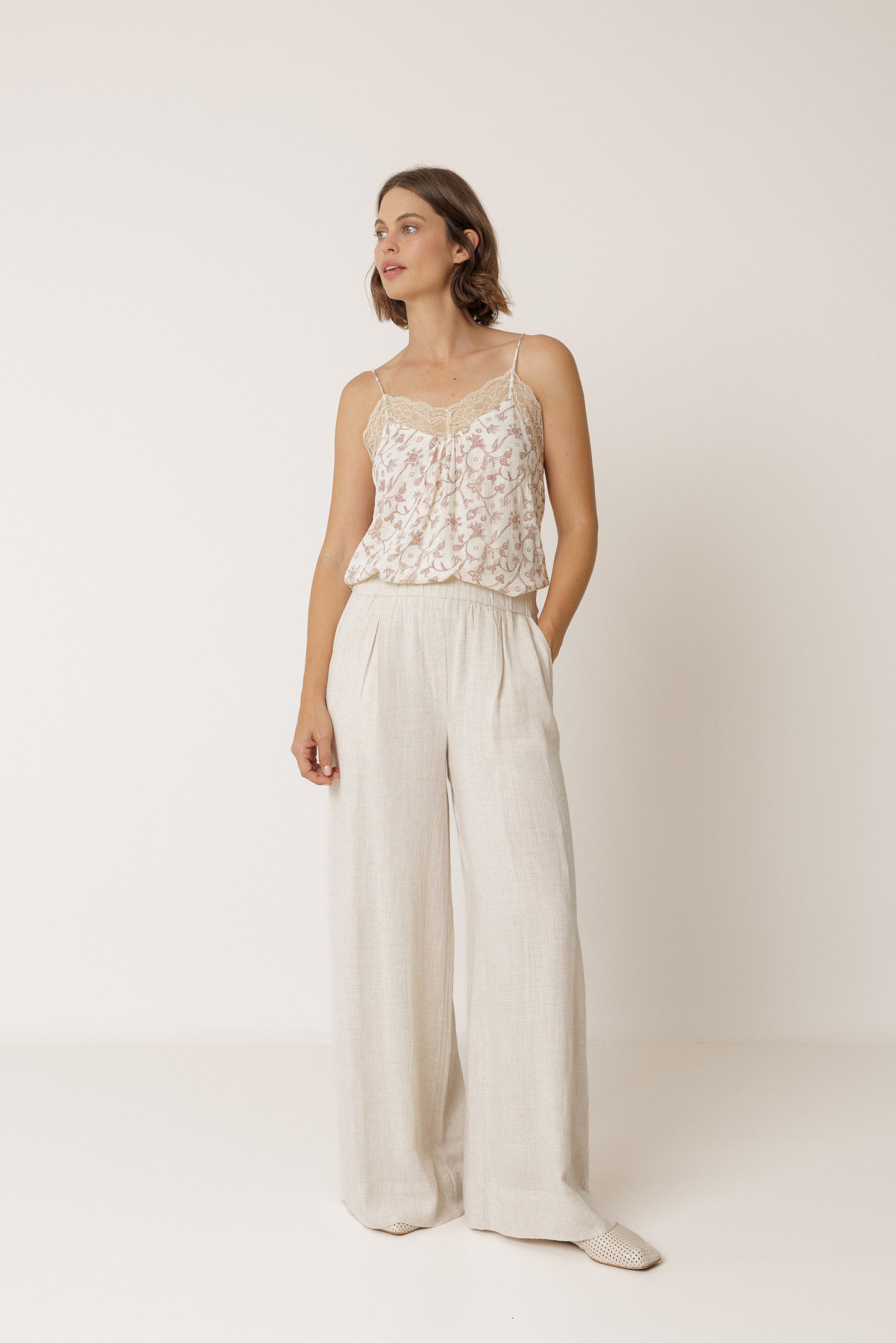 SLIP TOP WITH LACE