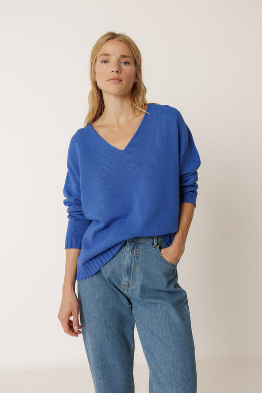 [CL] PLUNGE-NECK SWEATER 2