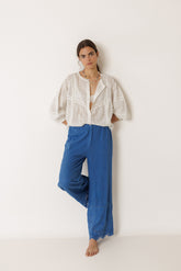 PANTALON À OURLET BRODÉ