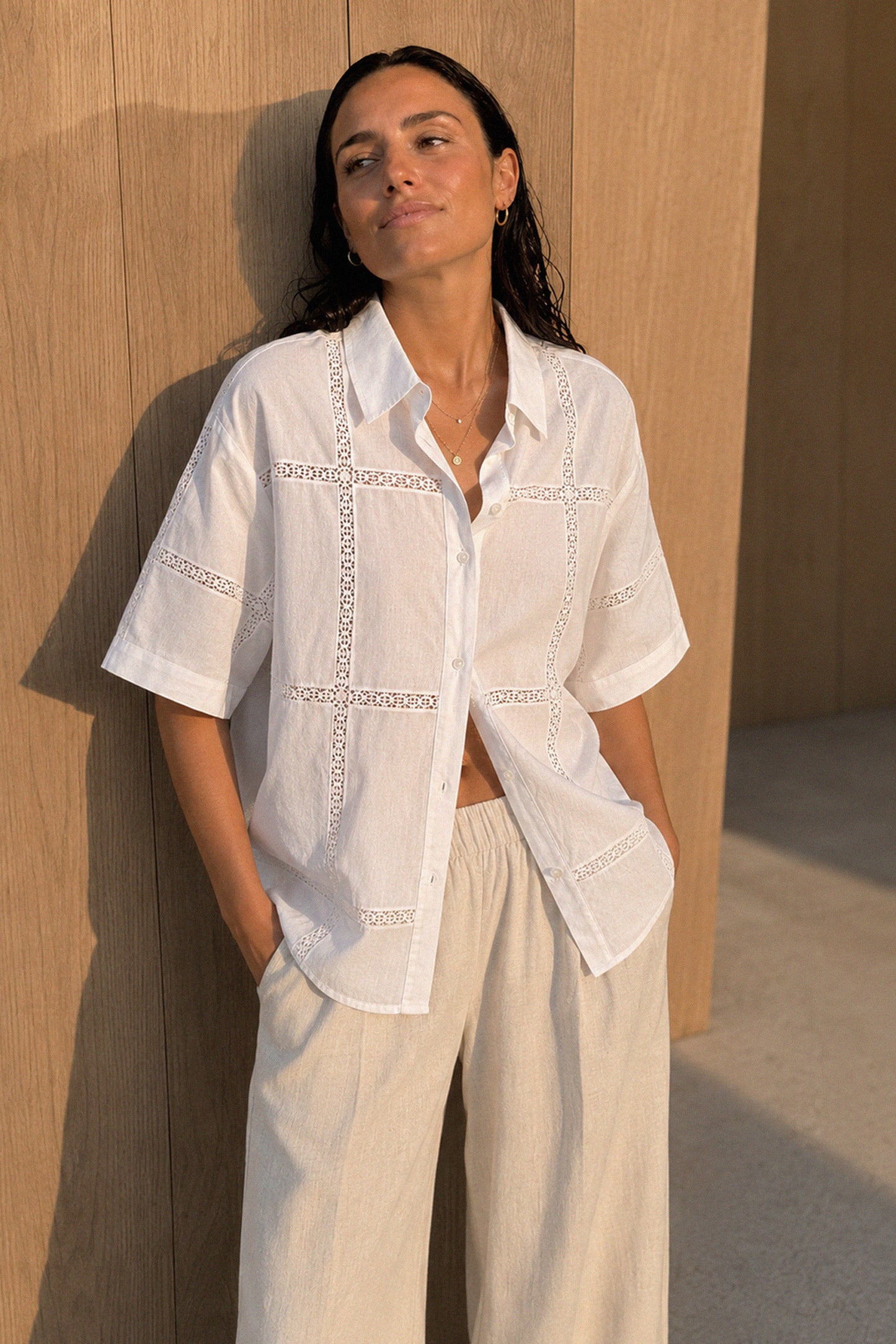 CHEMISE EN POPELINE ET DENTELLE