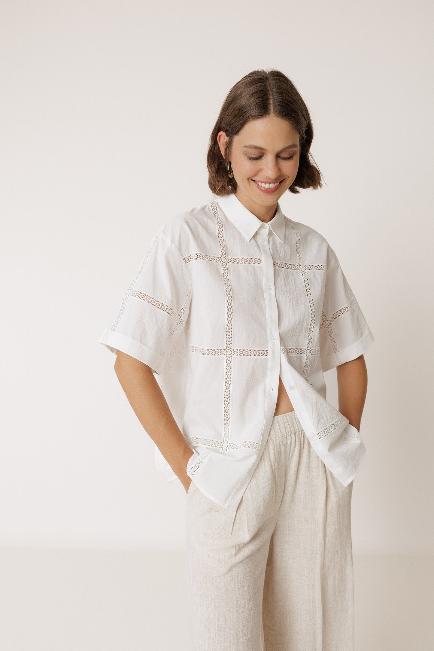 CHEMISE EN POPELINE ET DENTELLE