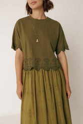 BOXY EMBROIDERED TEE